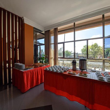 Top Ten Hotel Addis Abeba Esterno foto