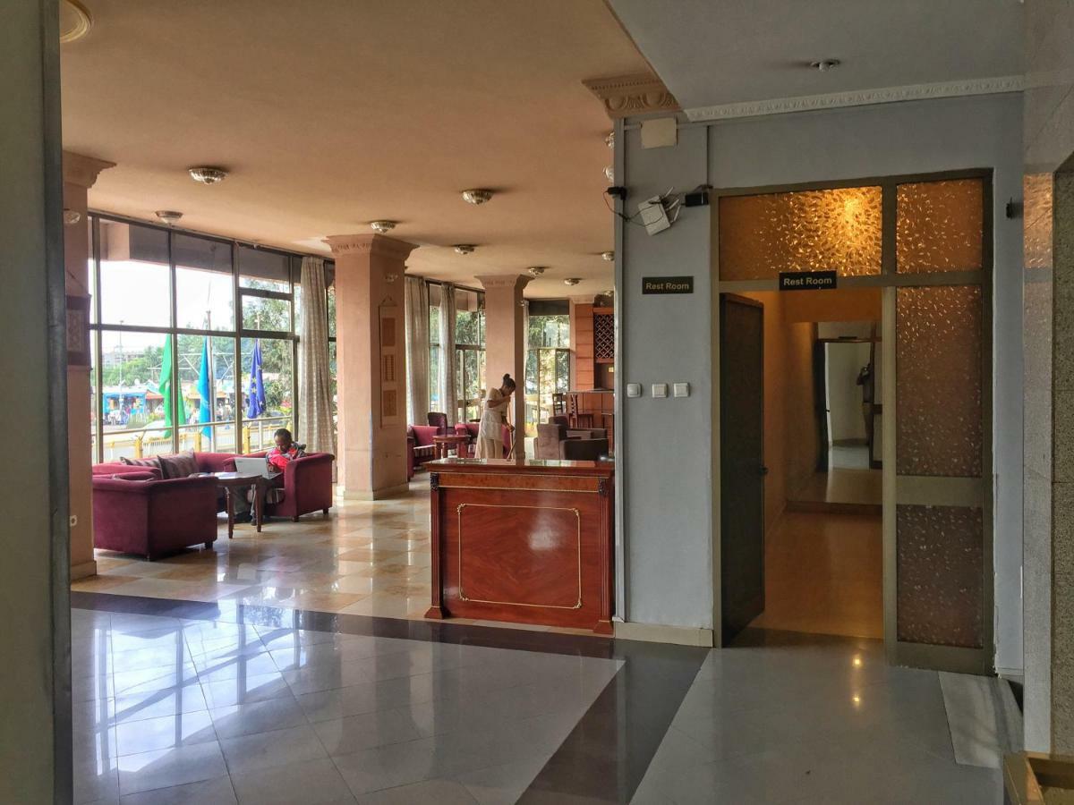Top Ten Hotel Addis Abeba Esterno foto