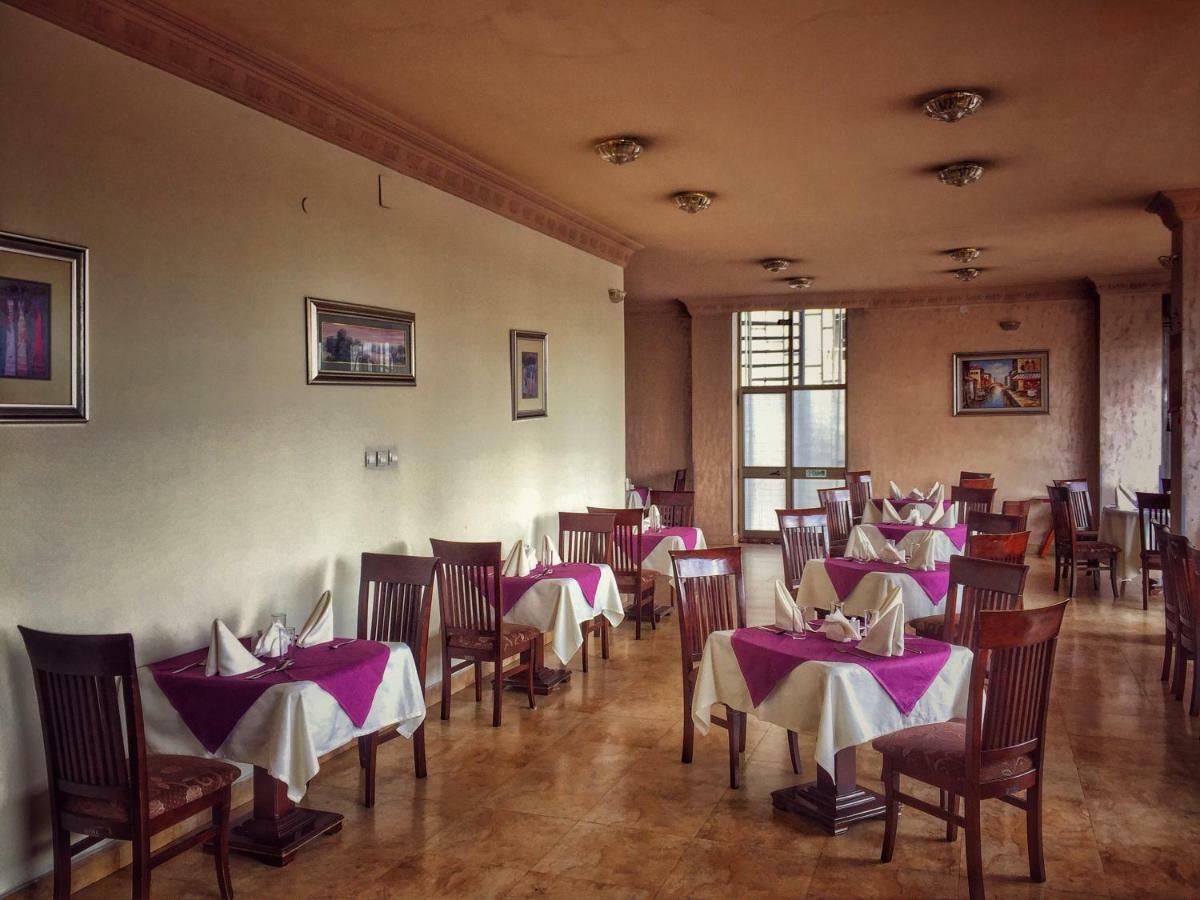 Top Ten Hotel Addis Abeba Esterno foto