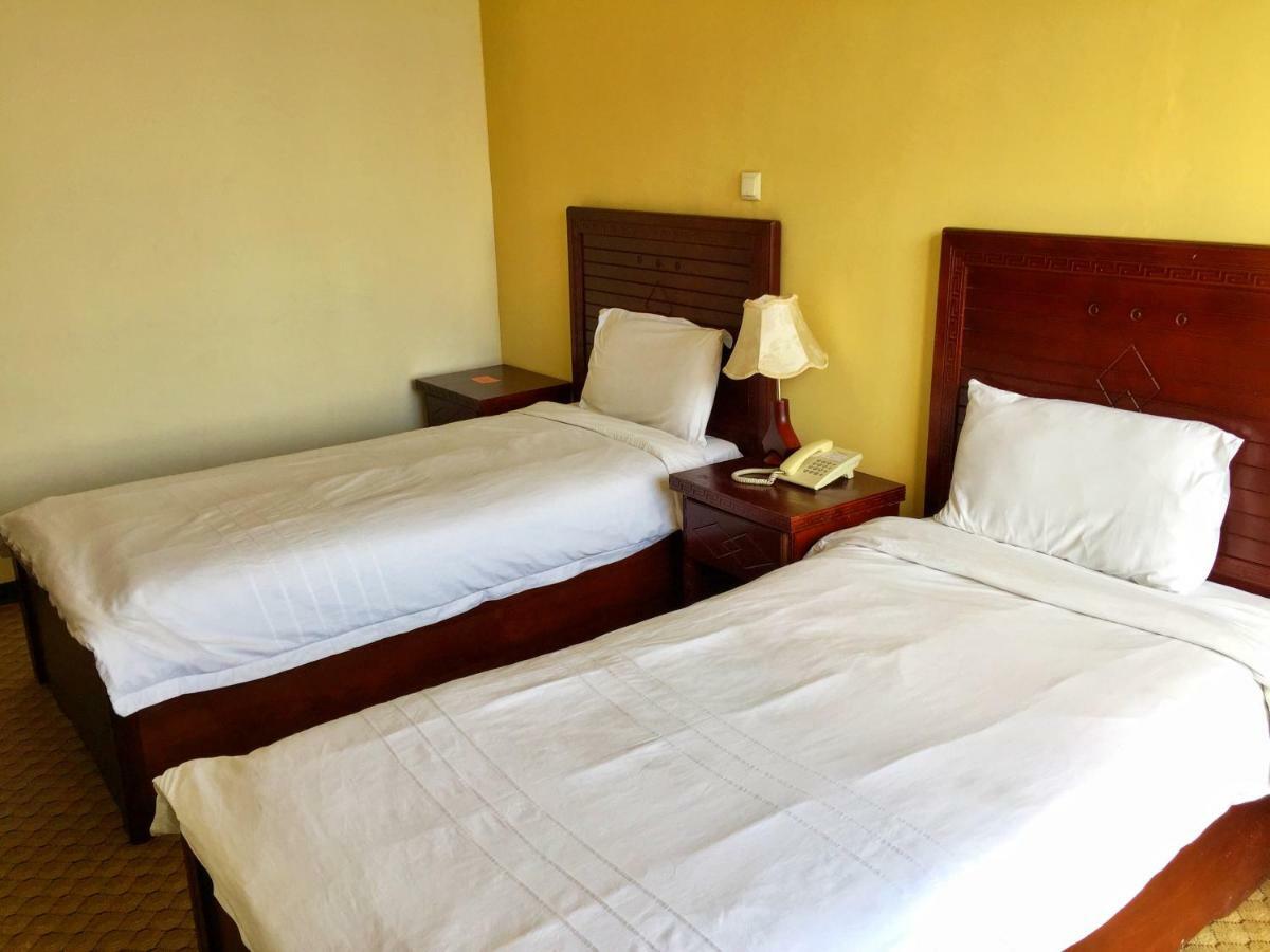 Top Ten Hotel Addis Abeba Esterno foto