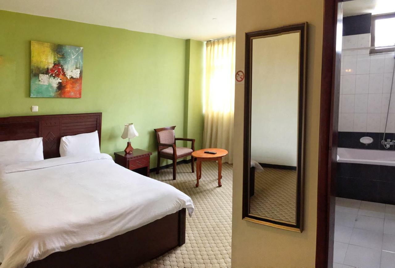 Top Ten Hotel Addis Abeba Esterno foto